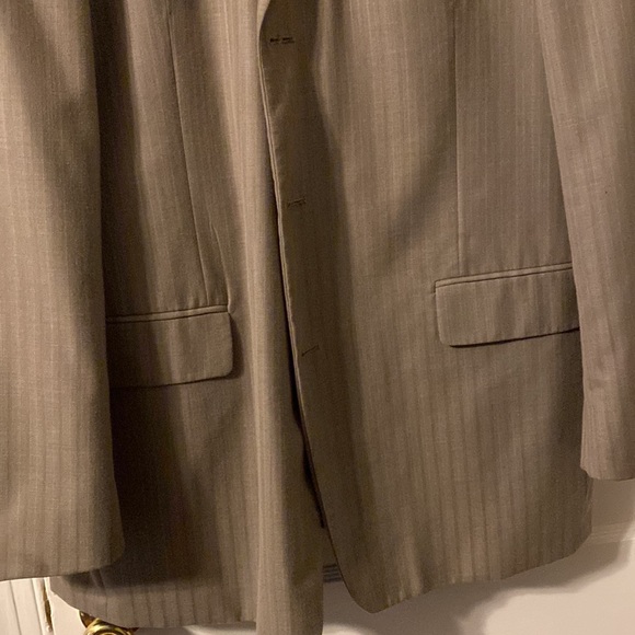 Insignia Men’s Grey Suit - 44L - Picture 2 of 10